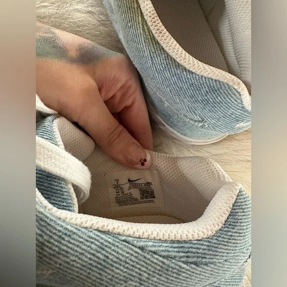 NIKE Men’s Gts 97 Denim - Blue
$166 MSRP - Picture 8 of 14